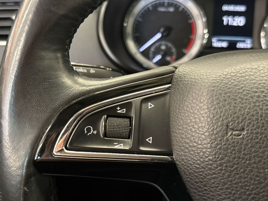 Skoda Octavia 2017 Sininen