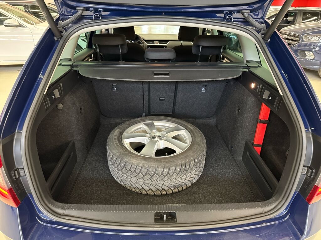 Skoda Octavia 2017 Sininen