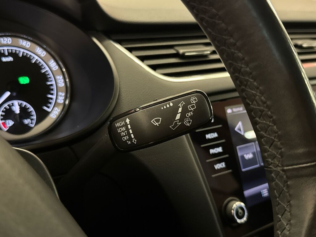 Skoda Octavia 2017 Sininen
