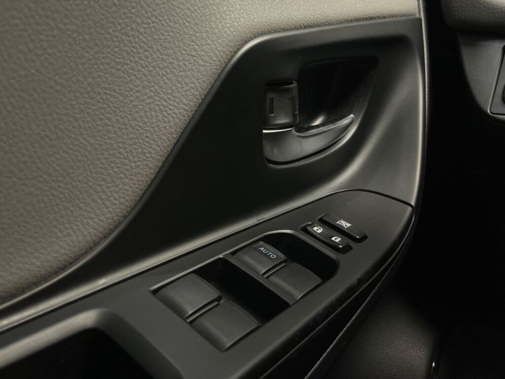 Toyota Yaris 2017 Valkoinen