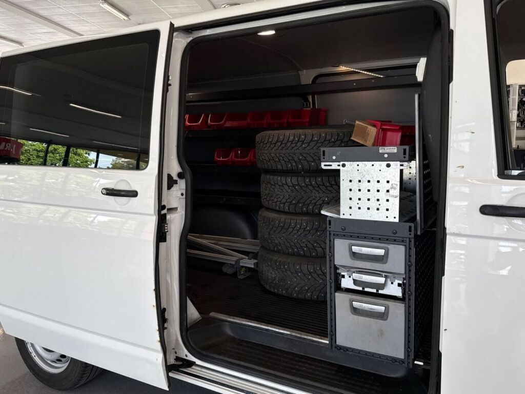 Volkswagen Transporter 2018 Valkoinen