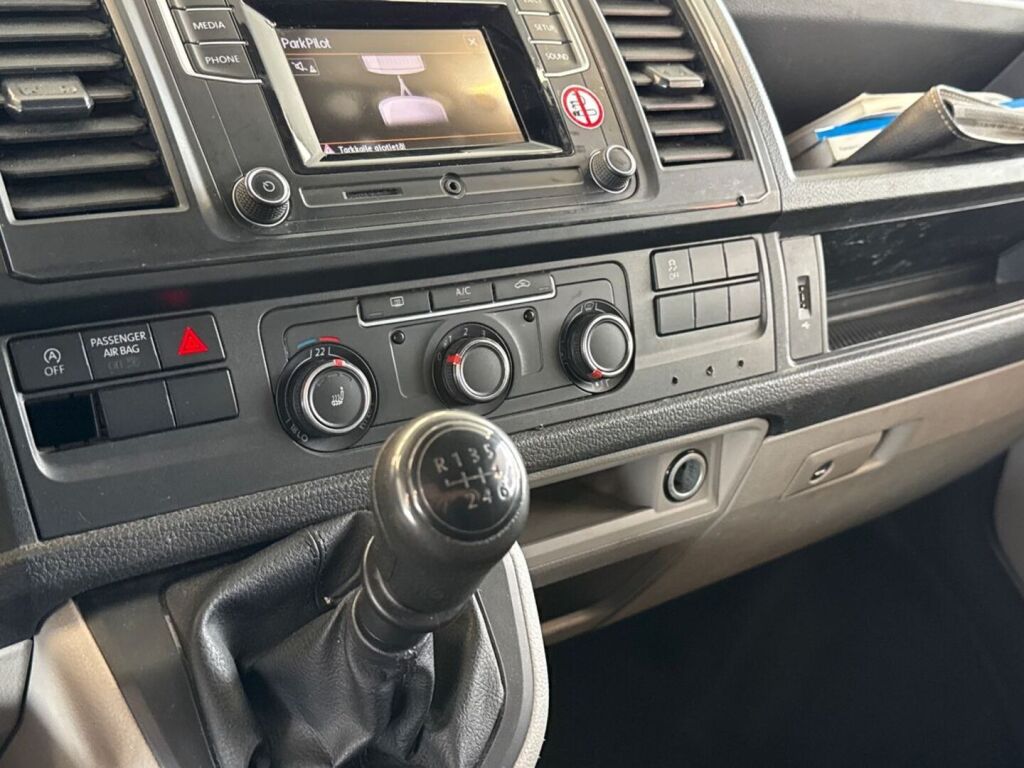 Volkswagen Transporter 2018 Valkoinen