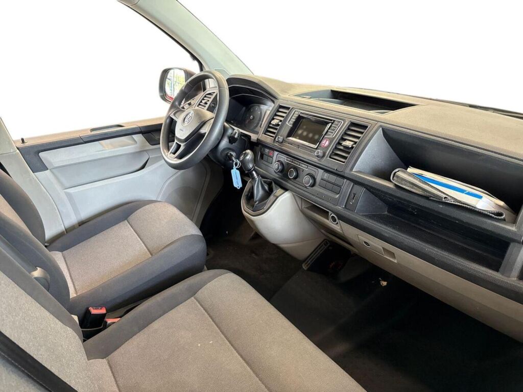 Volkswagen Transporter 2018 Valkoinen