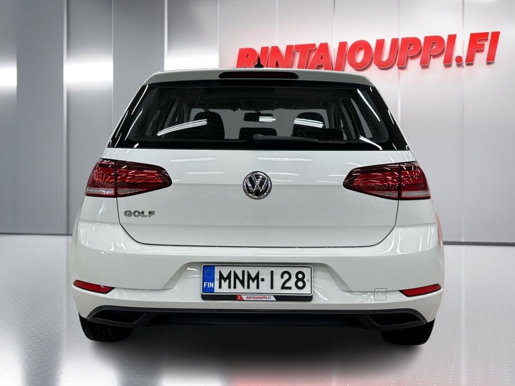 Volkswagen Golf 2018 Valkoinen