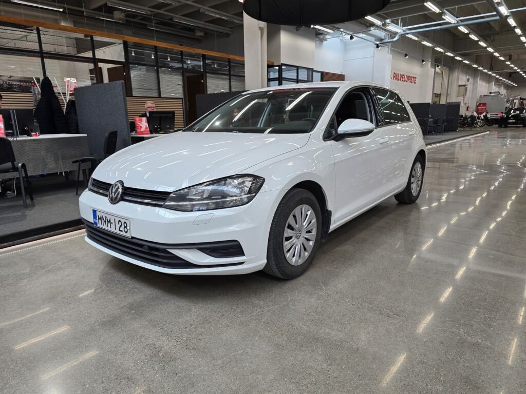 Volkswagen Golf 2018 Valkoinen