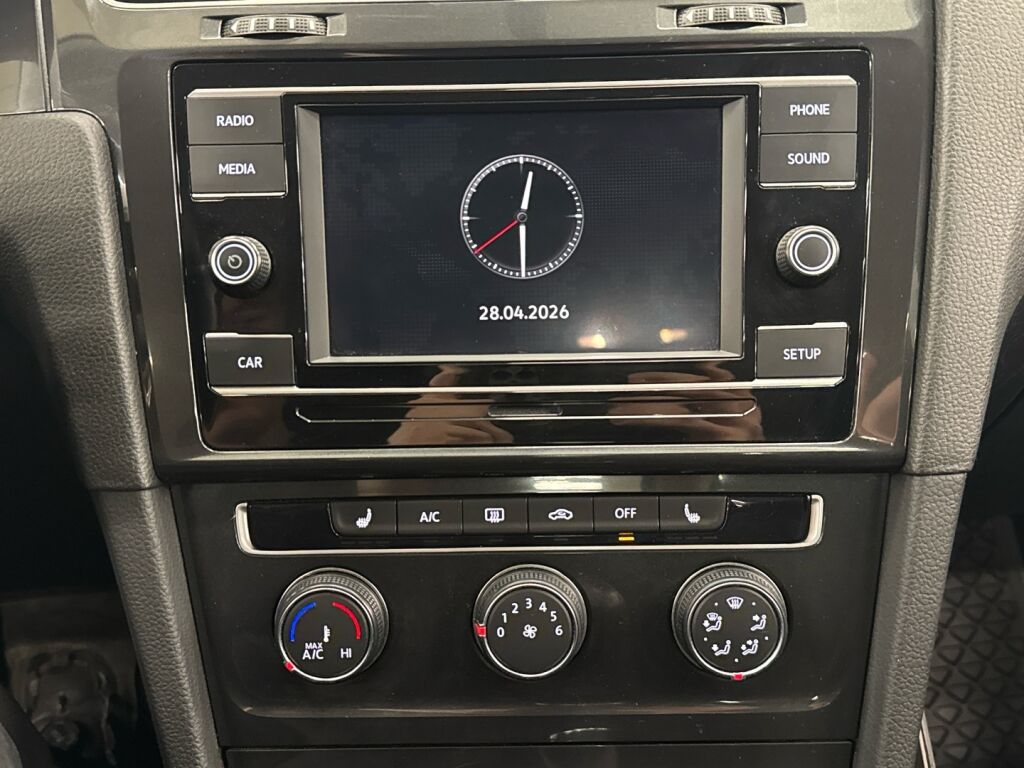 Volkswagen Golf 2018 Valkoinen