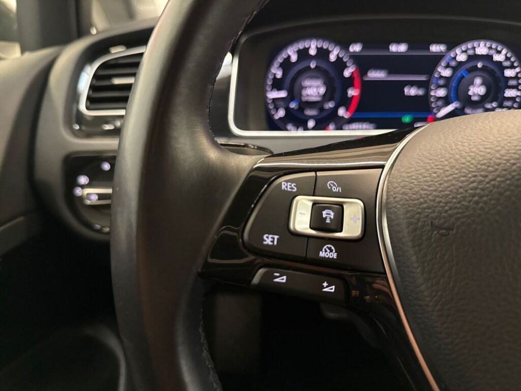 Volkswagen Golf 2018 Harmaa
