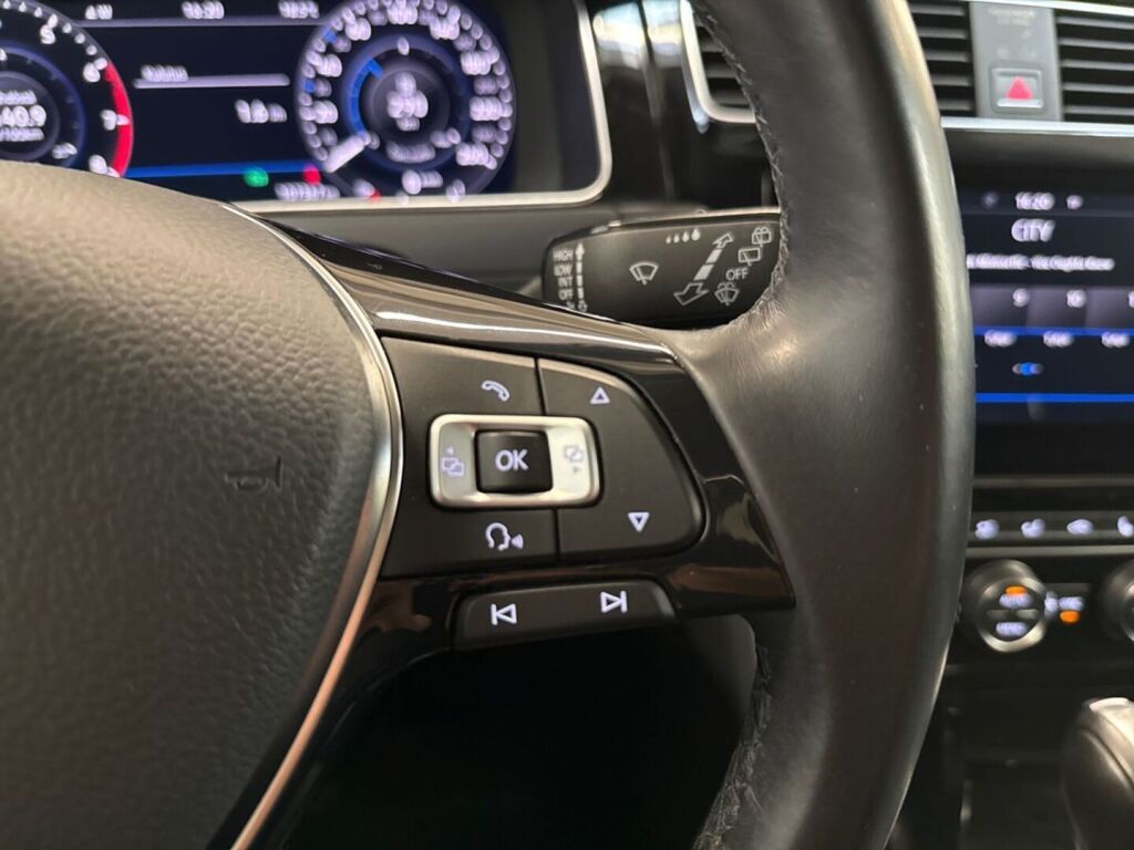 Volkswagen Golf 2018 Harmaa