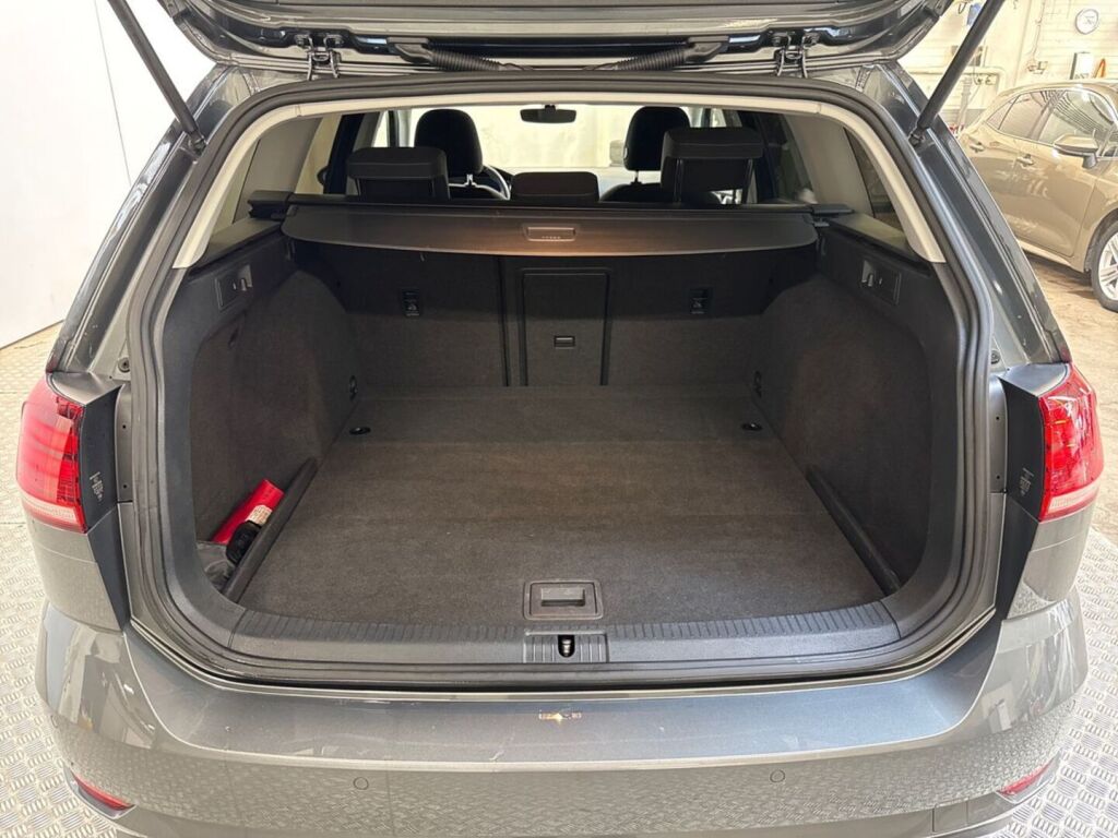 Volkswagen Golf 2018 Harmaa