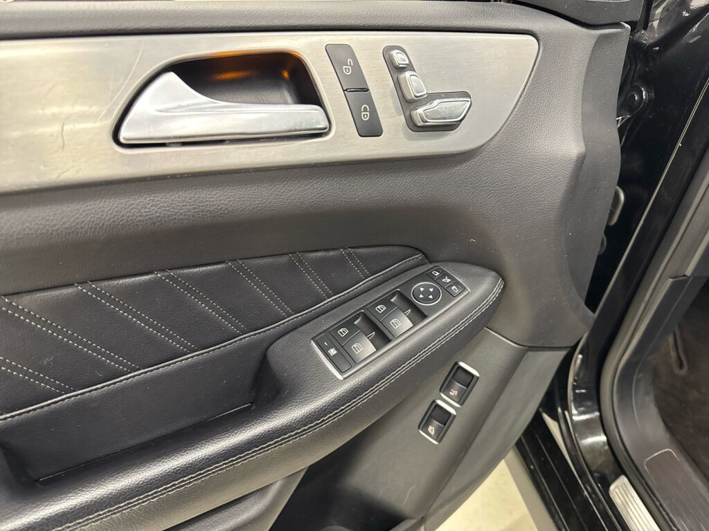 Mercedes-Benz GLE 2015 Musta