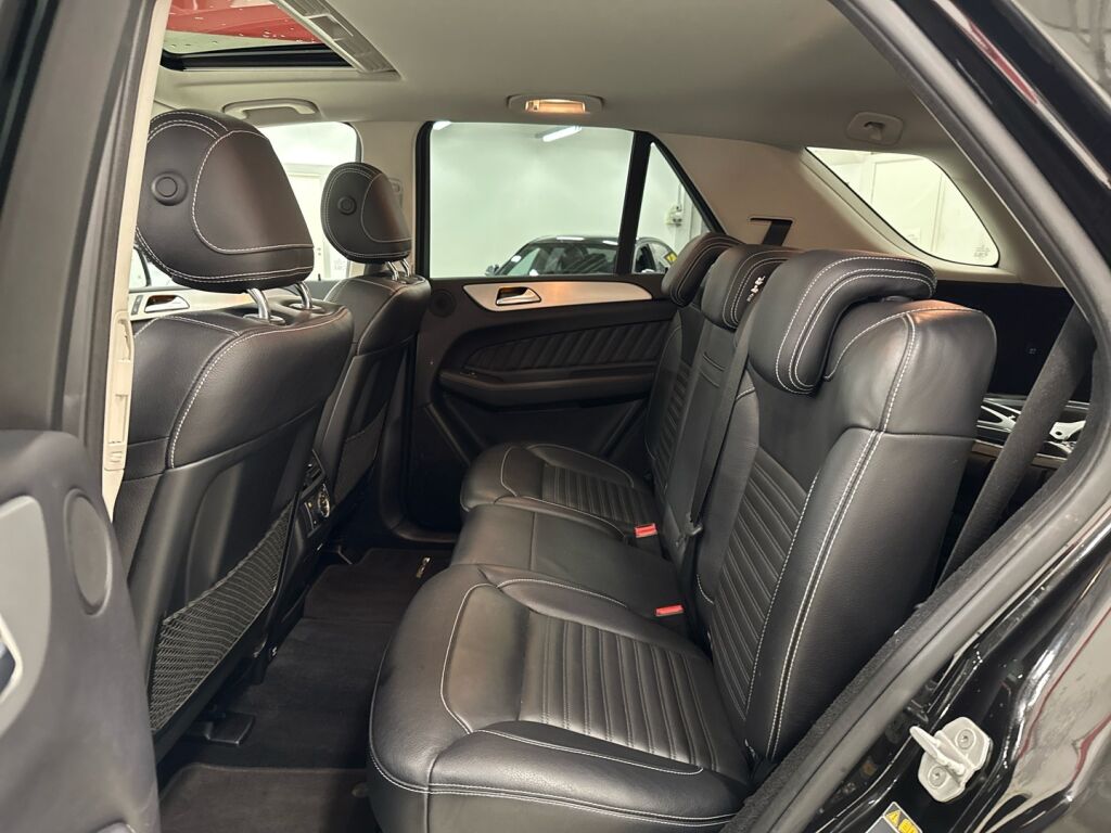 Mercedes-Benz GLE 2015 Musta