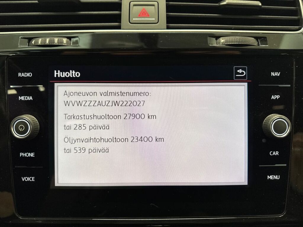 Volkswagen Golf 2018 Valkoinen