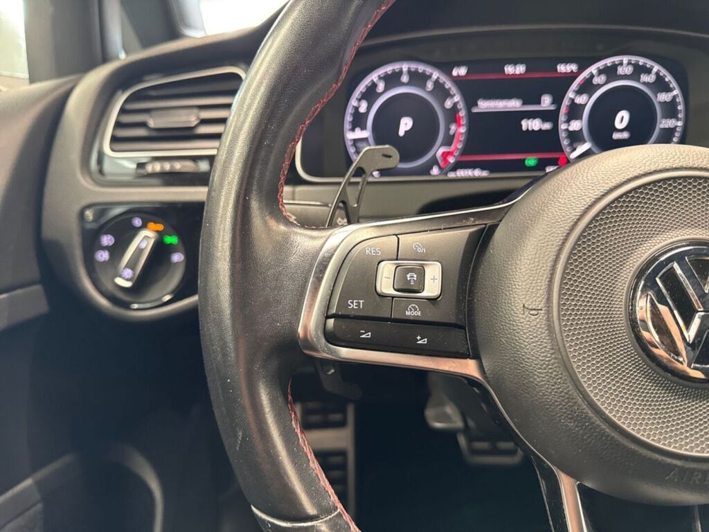 Volkswagen Golf 2018 Valkoinen