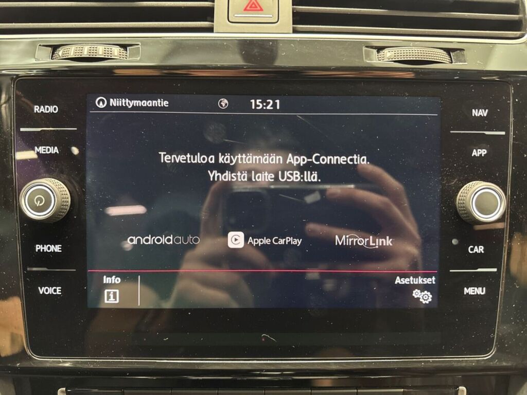 Volkswagen Golf 2018 Valkoinen