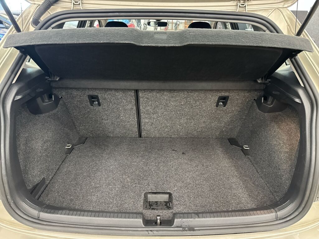 Volkswagen Polo 2018 Hopea