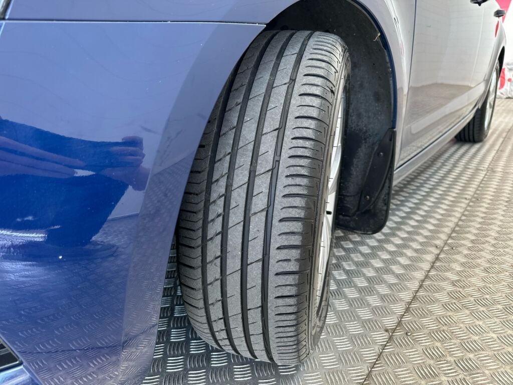 Skoda Octavia 2018 Sininen