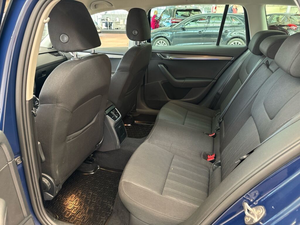 Skoda Octavia 2018 Sininen