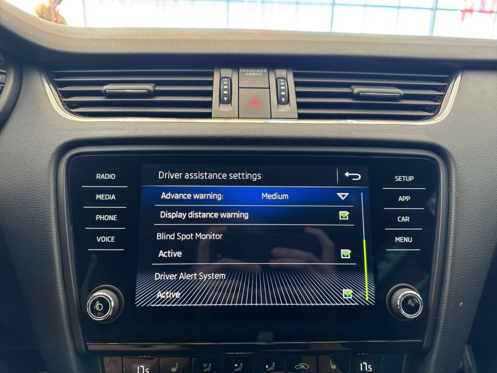 Skoda Octavia 2018 Sininen