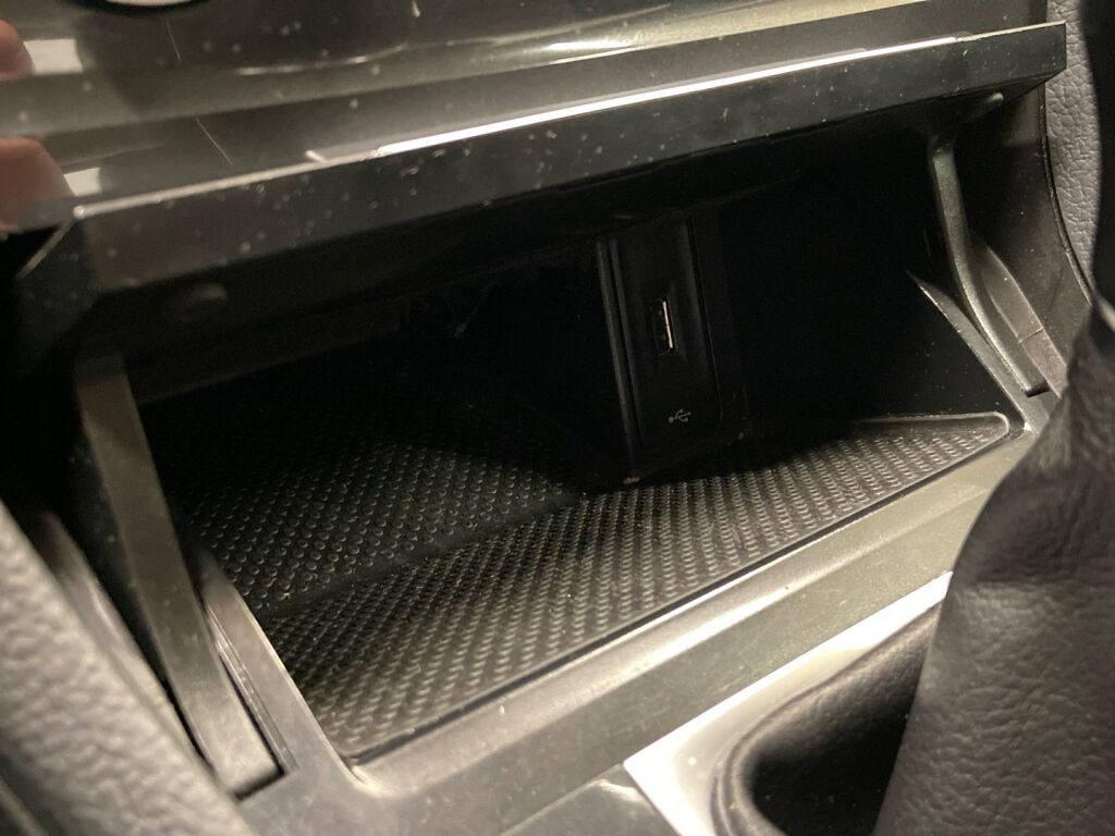 Volkswagen Golf 2018 Punainen