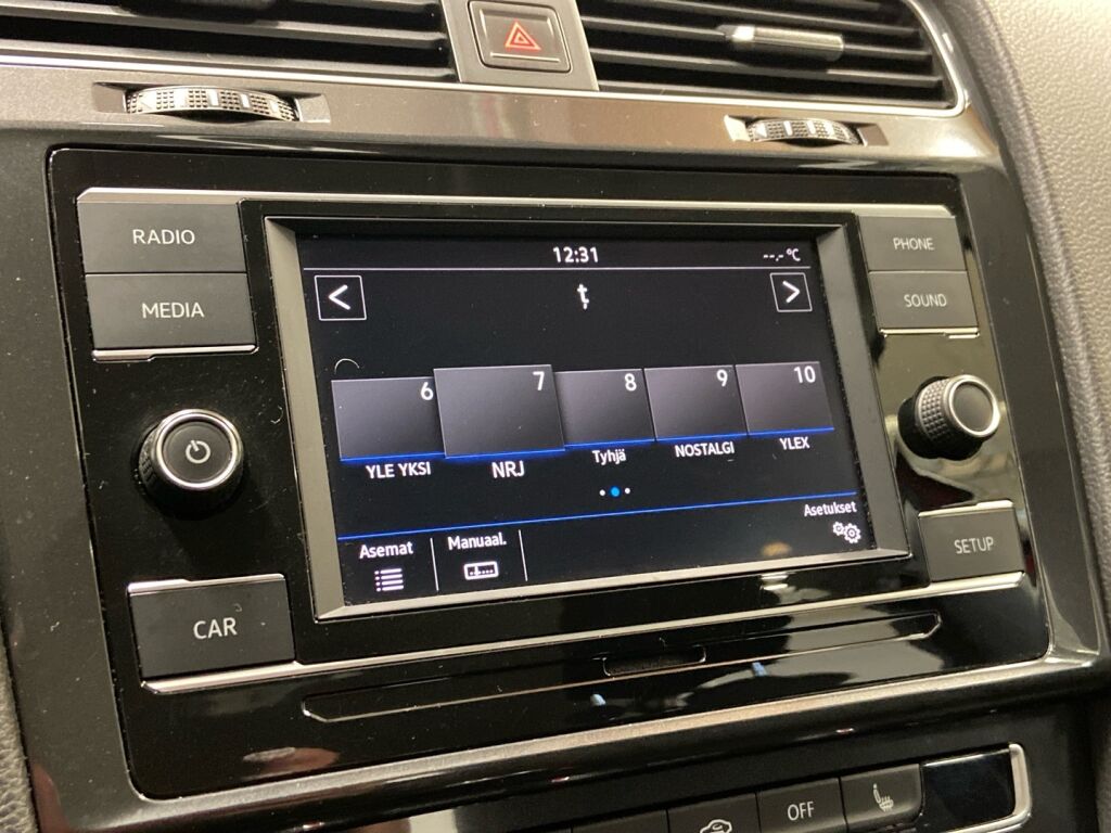 Volkswagen Golf 2018 Punainen