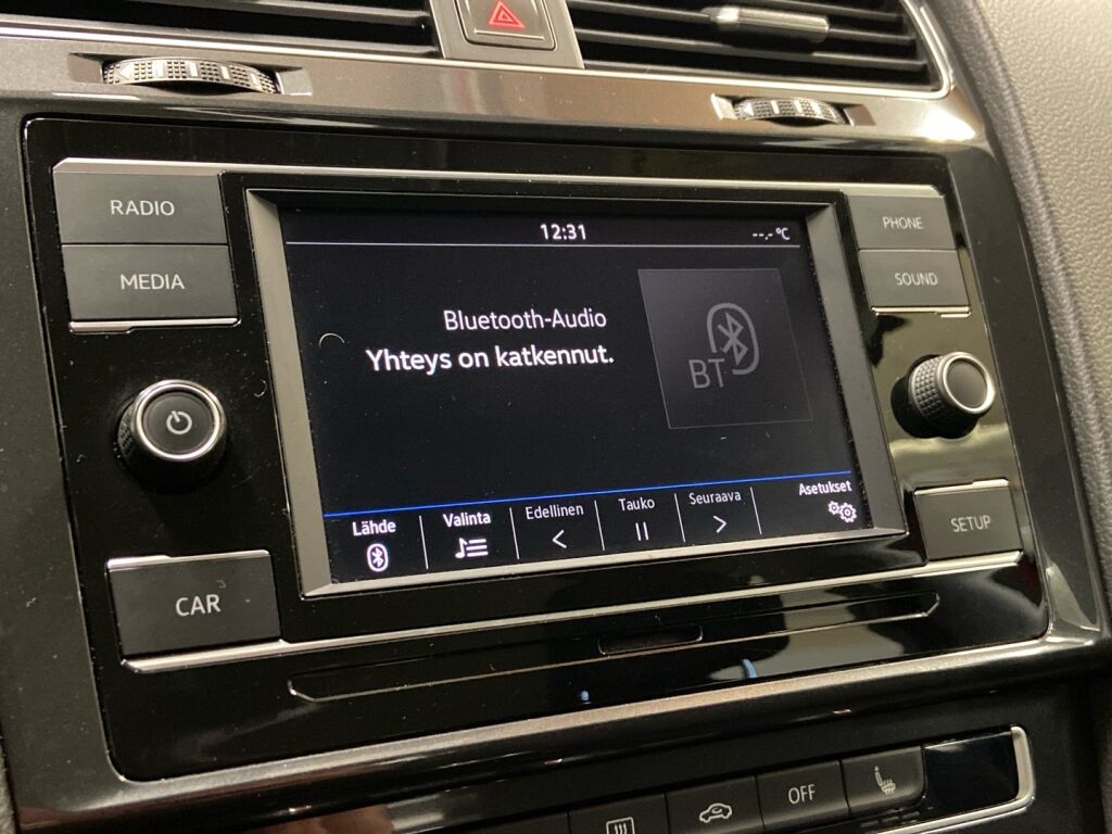 Volkswagen Golf 2018 Punainen