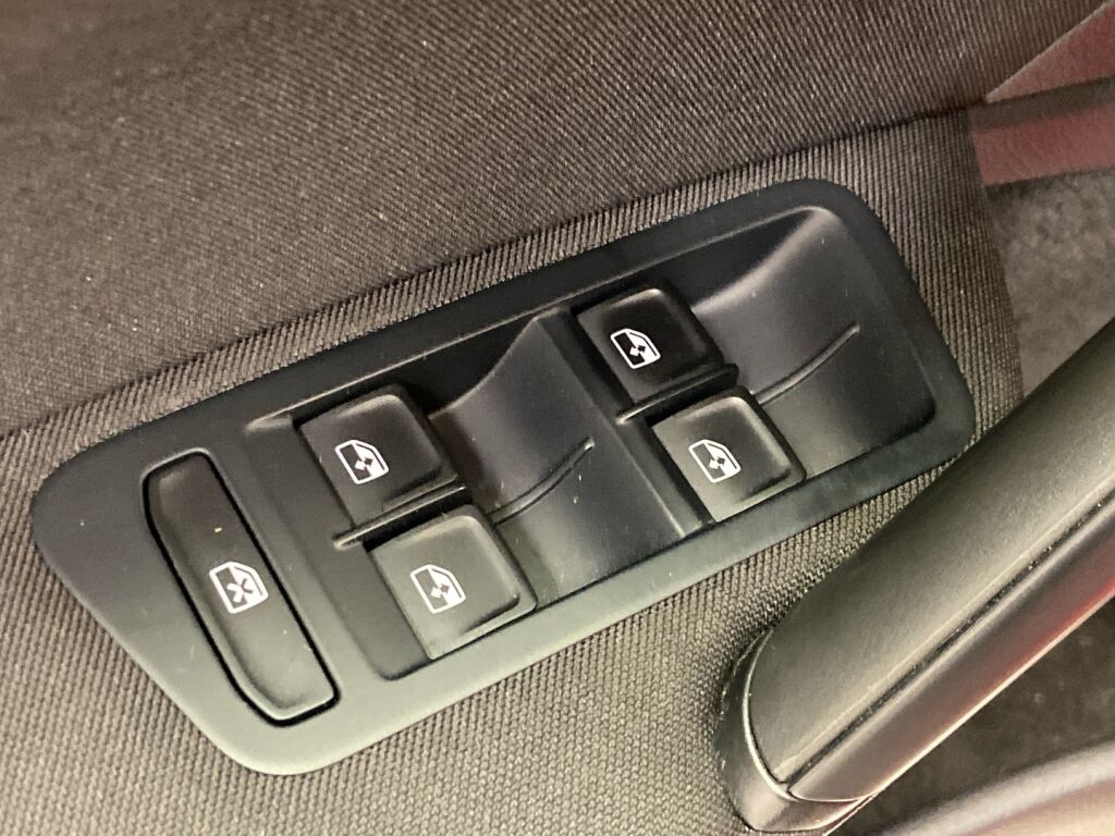 Volkswagen Golf 2018 Punainen