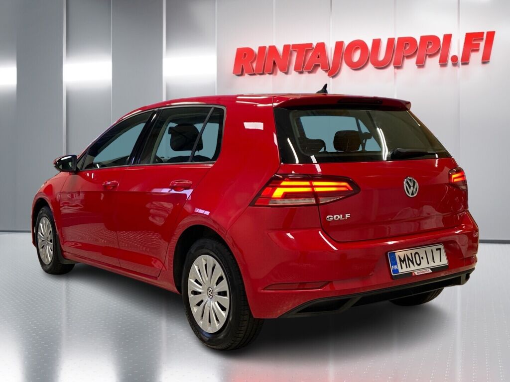 Volkswagen Golf 2018 Punainen