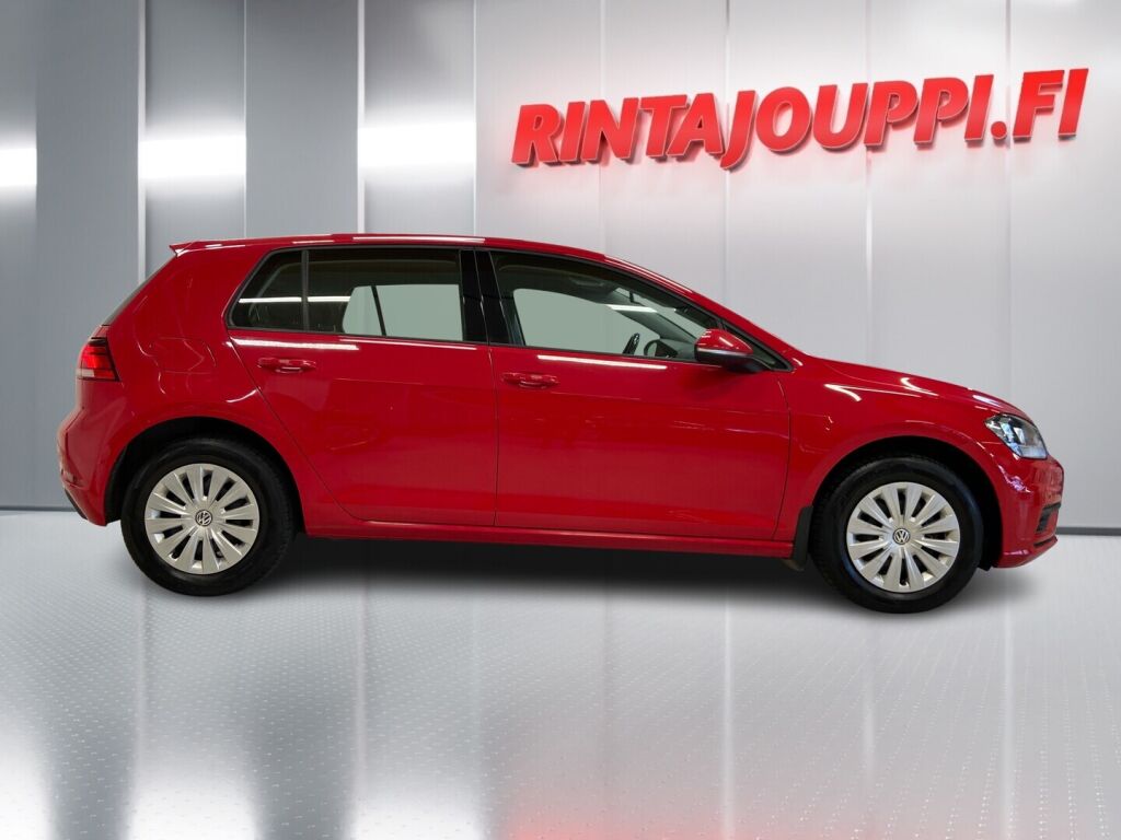 Volkswagen Golf 2018 Punainen