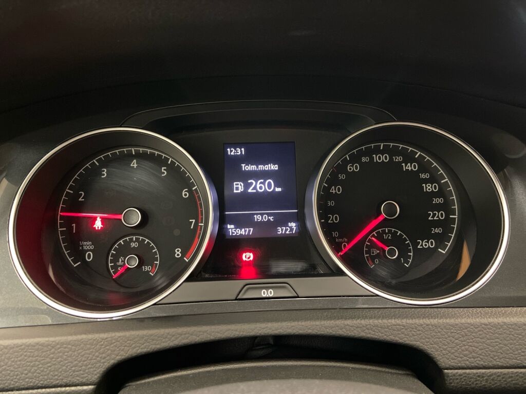 Volkswagen Golf 2018 Punainen