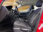Volkswagen Golf 2018 Punainen