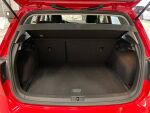 Volkswagen Golf 2018 Punainen