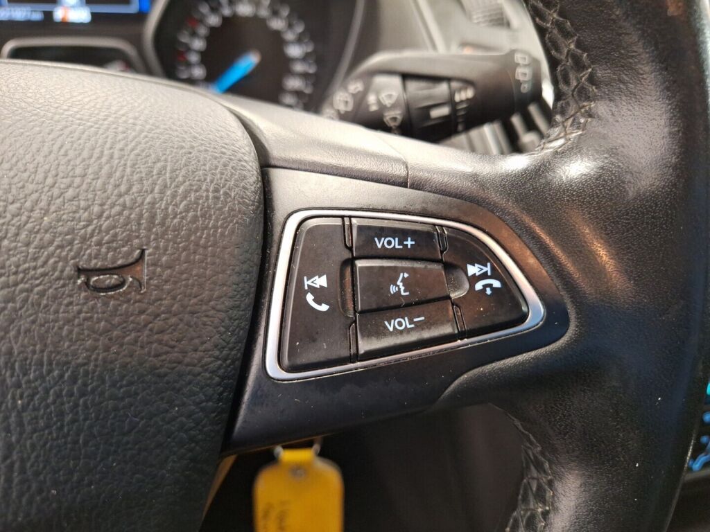 Ford FOCUS 2018 Valkoinen