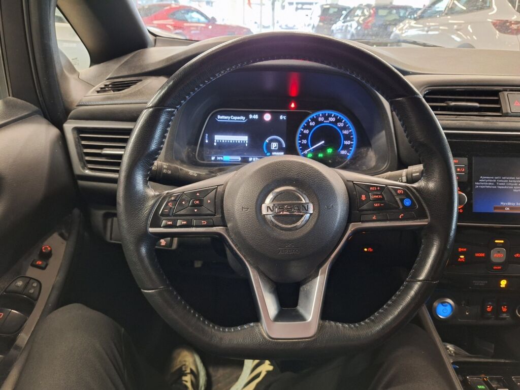 Nissan Leaf 2018 Musta