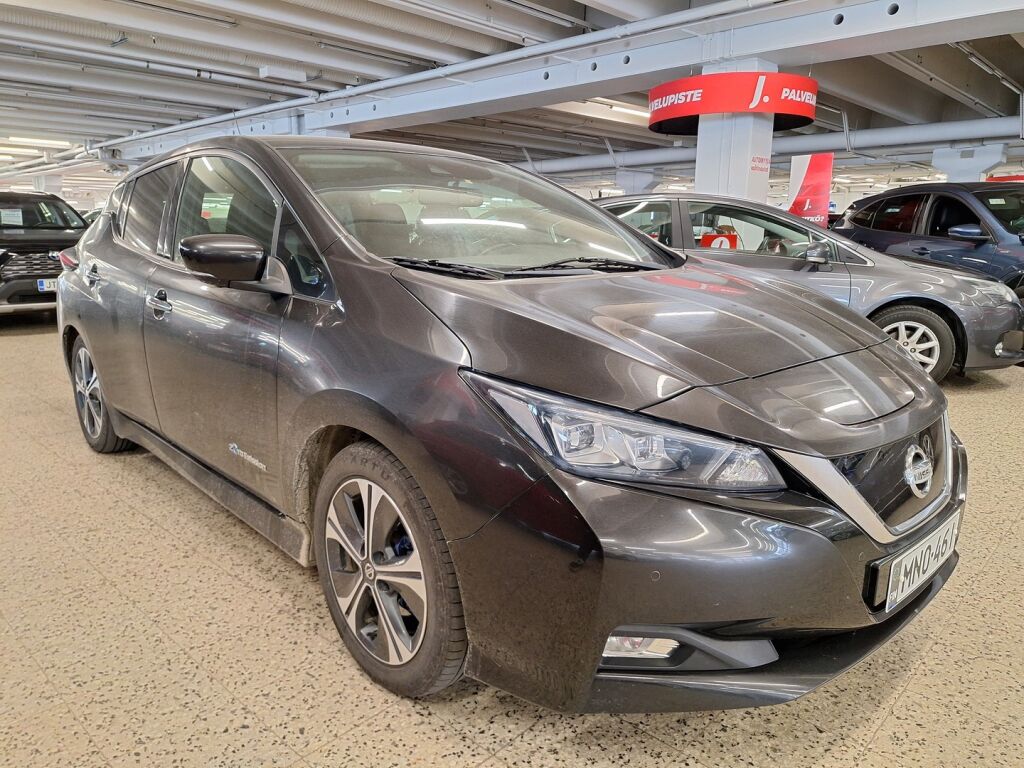 Nissan Leaf 2018 Musta