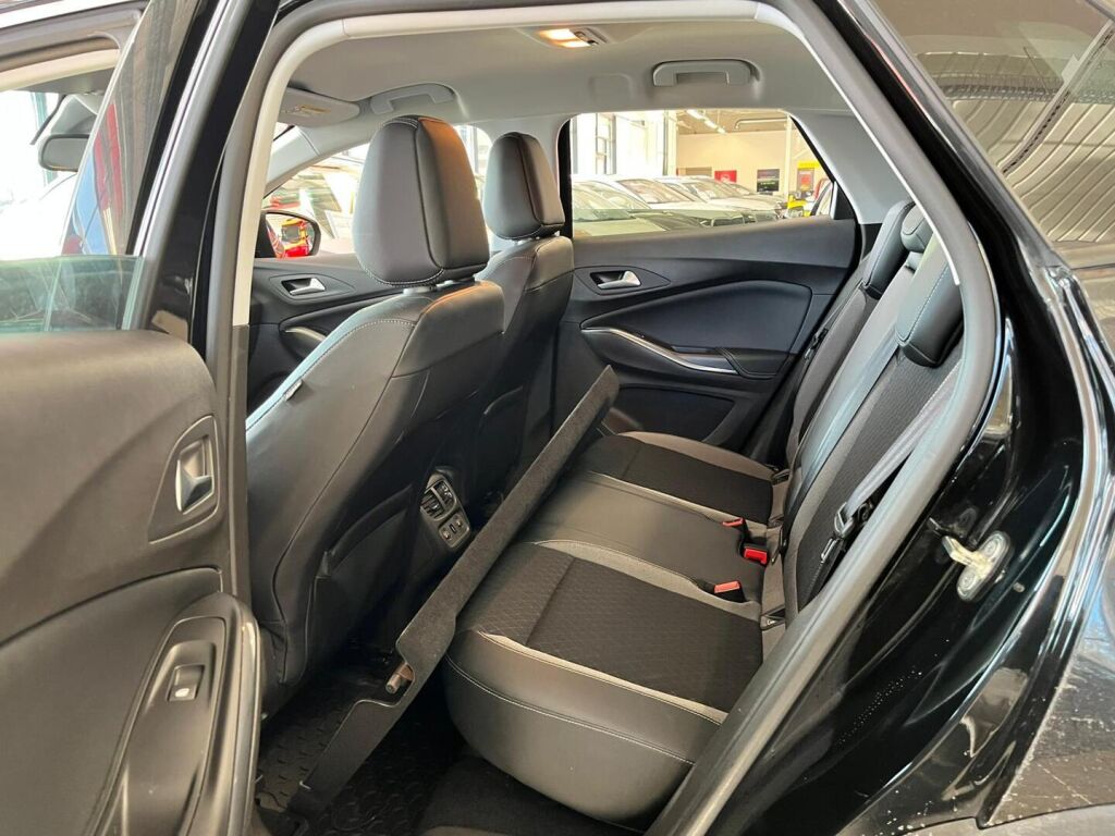 Opel Grandland X 2018 Musta