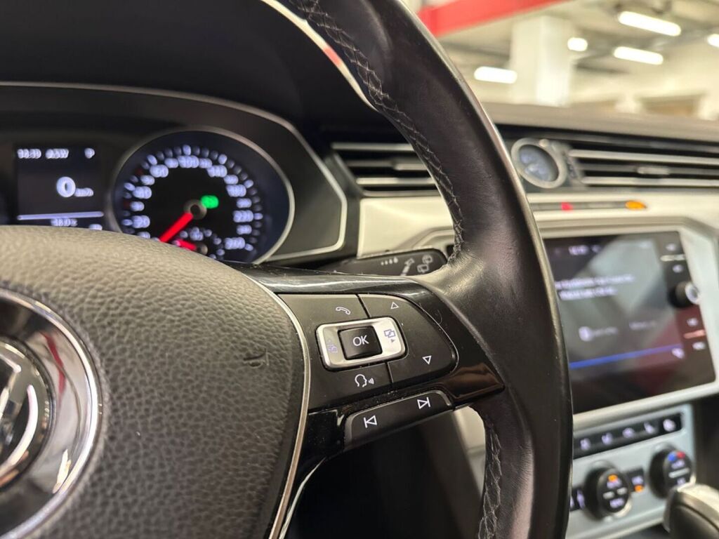 Volkswagen Passat 2018 Sininen
