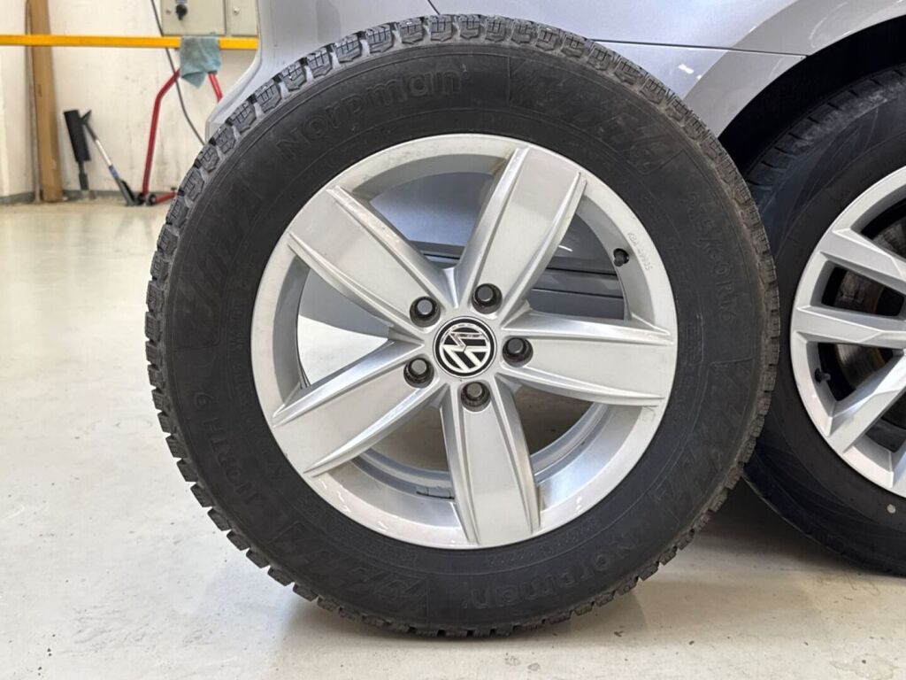 Volkswagen Passat 2018 Sininen