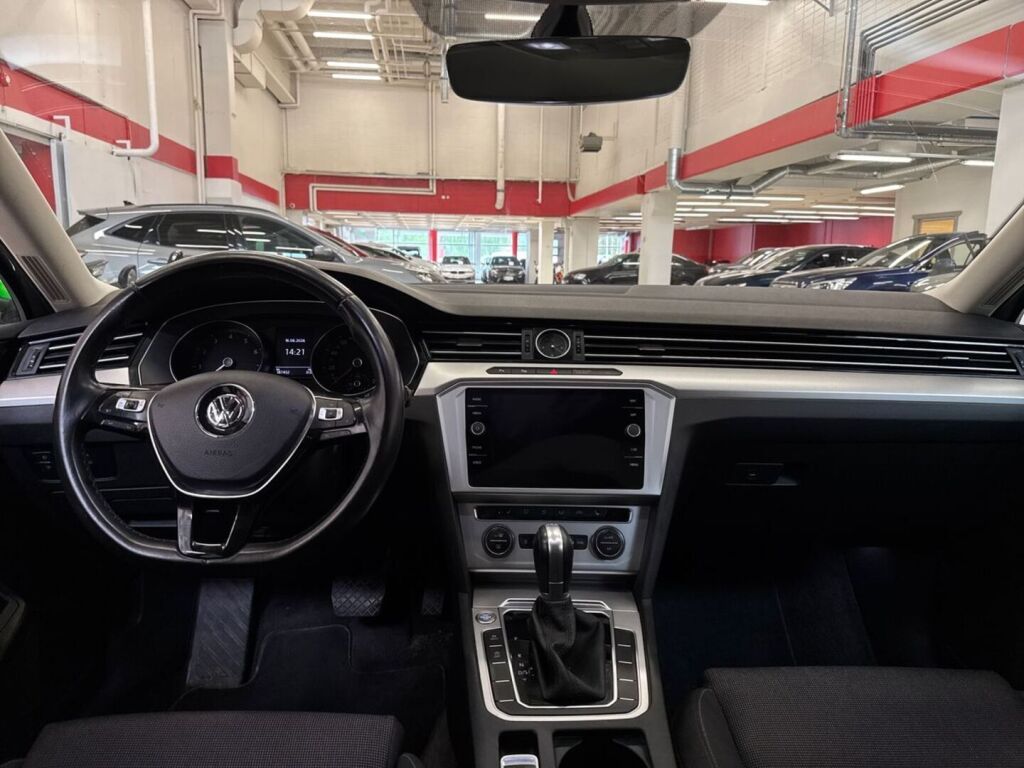 Volkswagen Passat 2018 Sininen