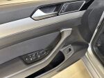 Volkswagen Passat 2018 Sininen