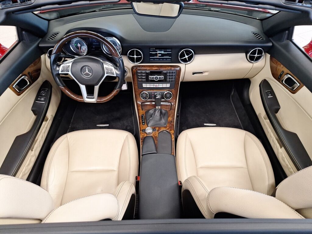 Mercedes-Benz SLK 2011 Punainen