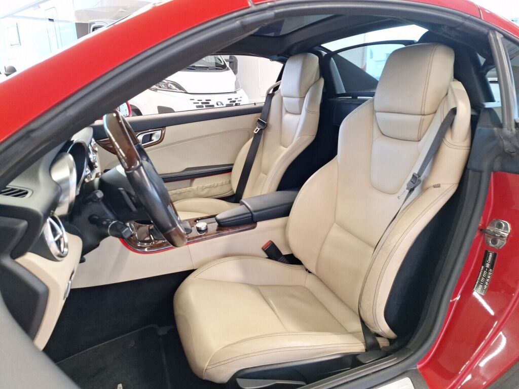 Mercedes-Benz SLK 2011 Punainen