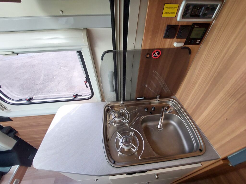 Weinsberg CaraBus 600 Fire Edition 2018 Valkoinen