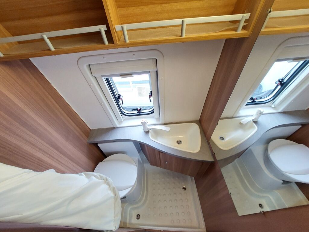 Weinsberg CaraBus 600 Fire Edition 2018 Valkoinen