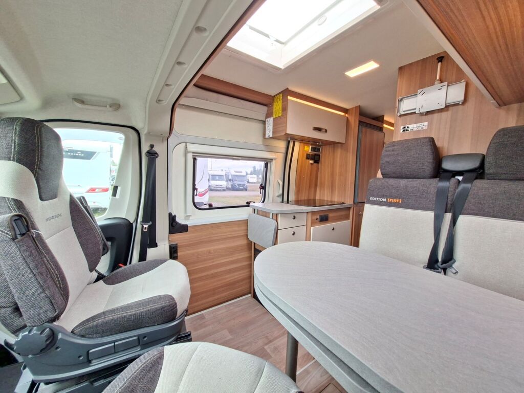 Weinsberg CaraBus 600 Fire Edition 2018 Valkoinen