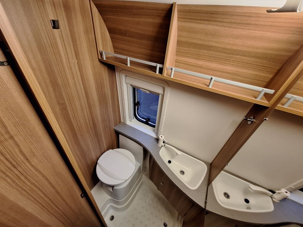 Weinsberg CaraBus 640 Edition FIRE 2018 Valkoinen