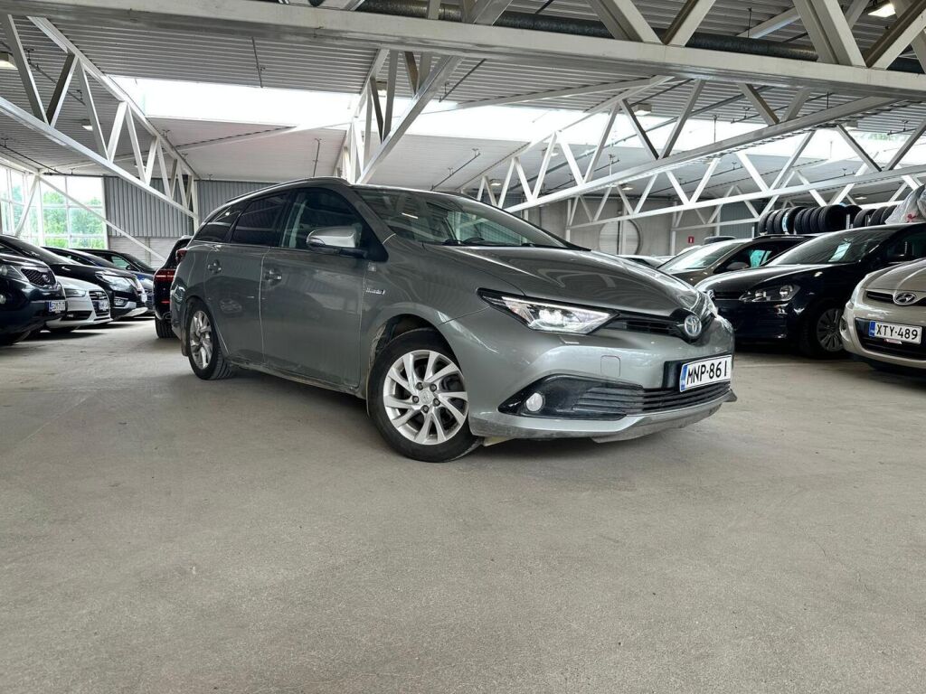 Toyota Auris 2018 Harmaa