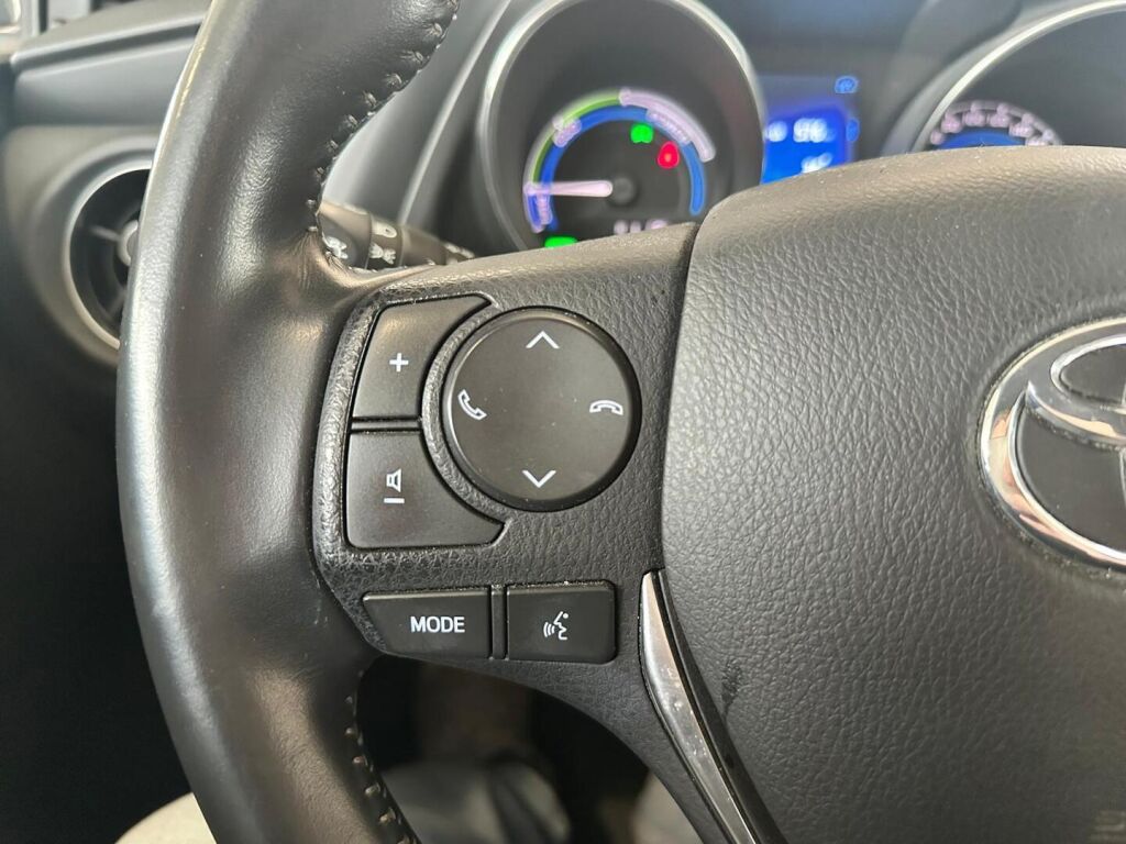 Toyota Auris 2018 Harmaa