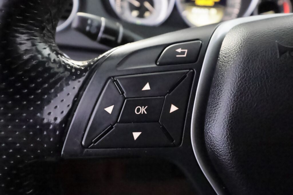 Mercedes-Benz C 2012 Harmaa