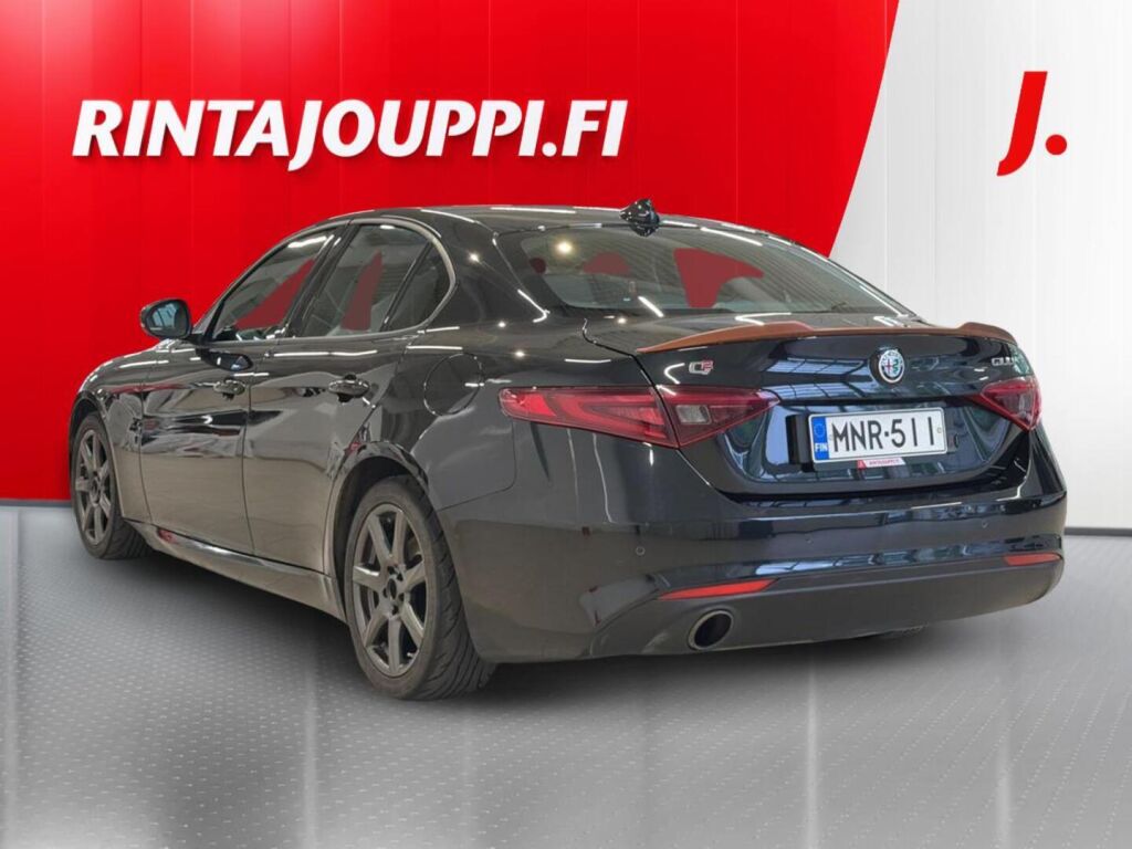Alfa Romeo Giulia 2018 Musta