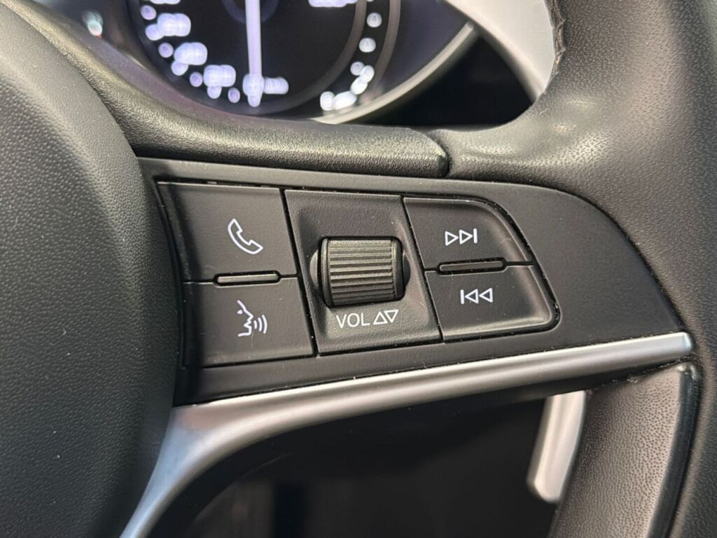 Alfa Romeo Giulia 2018 Musta